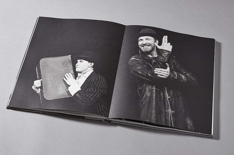 Moscow-Pushkin-drama-theatre-bespoke-photography-book-web_2.jpg