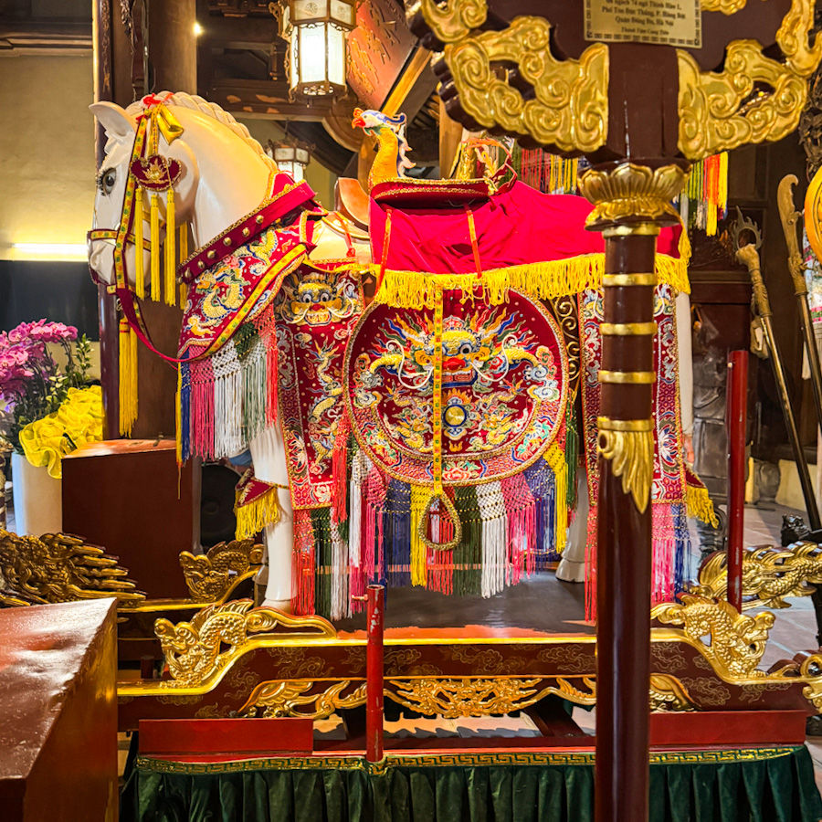 Things to do in Hanoi_see a shrine to the white horse at Bach Ma Temple that showed an emperor where to build the city.