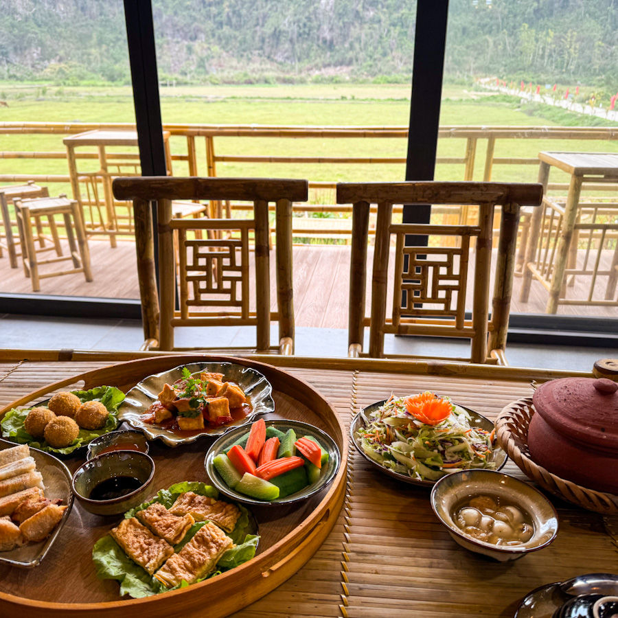 A beautiful local feast — honestly, we were still stuffed from brunch, but hey, when the food’s this good, there’s always room for seconds (and thirds).