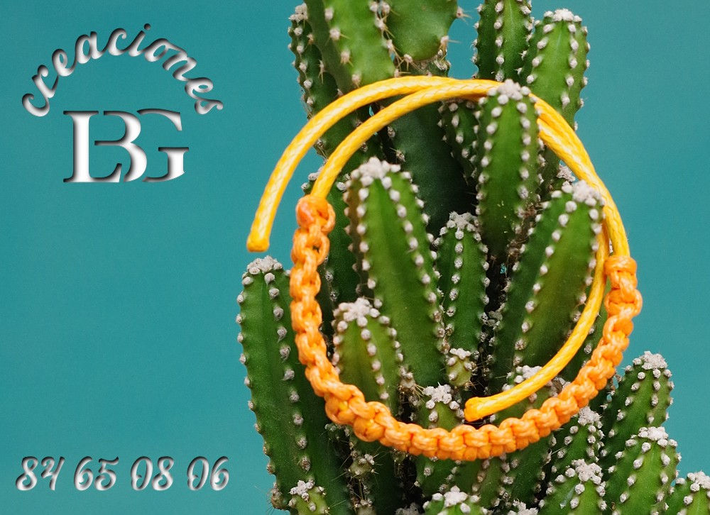 Pulsera de macramé naranja