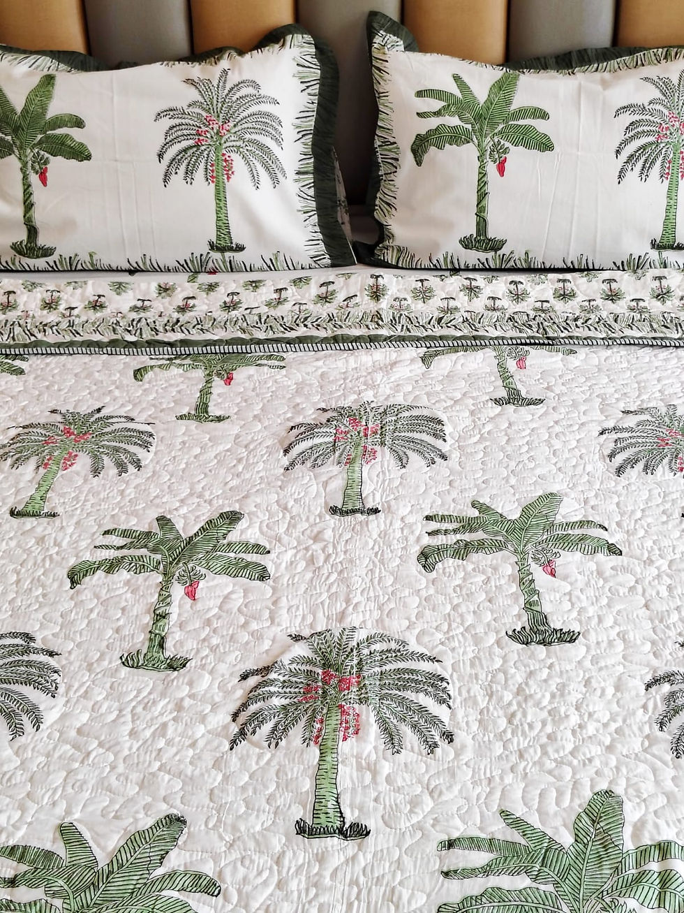 Quilted cotton muslin bedcover with surgical cotton filling