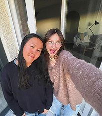 Your Education exchange student from New Zealand with a friend in Italy