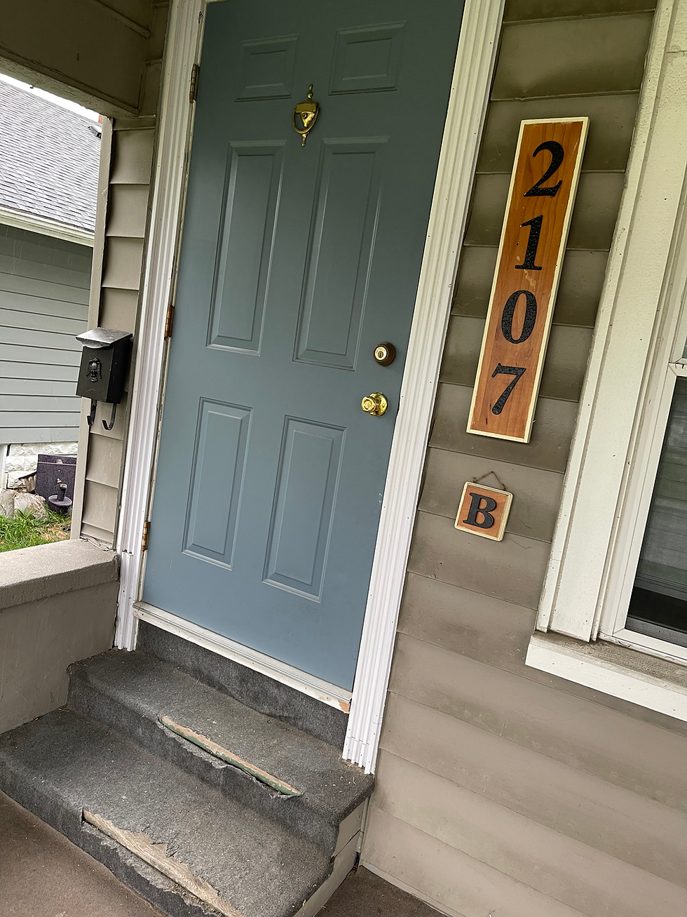 2107 1/2 W JACKSON ST