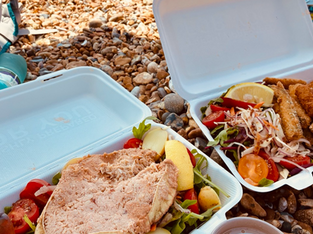うみで食(た)べたもの The Food We Had on the Beach
