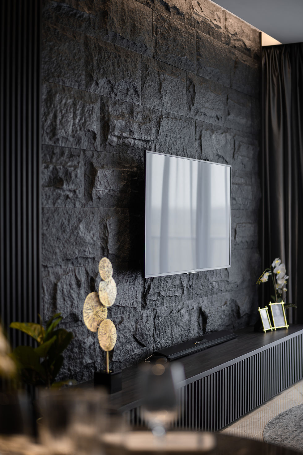 Kingsford Waterbay | Tv Backsplash