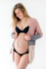 Photographe grossesseantes 44  - Photographe femme enceinte Nantes 44 - Photographe studio Nantes 44