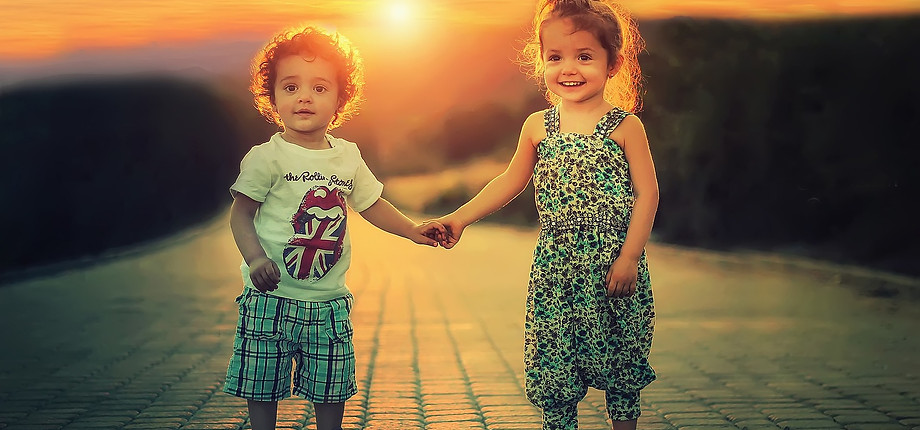 children-g4af7d7ebd_1920.jpg
