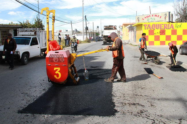 bacheo Apizaco Trabajos en las calles.jpg
