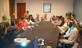 Acuerdan acalde de Apizaco y presidentes de comunidad distribución de recursos 2015