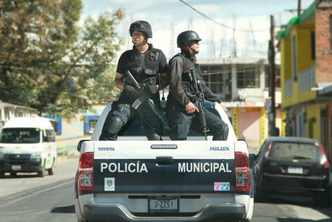 detienen a agresor de mujer en via publica.jpg