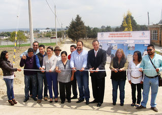 Inaugura alcalde de Apizaco trabajos de electrificación en Santa María Texcalac