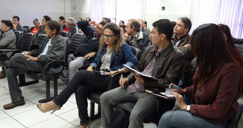 Sindicatos discutem reação à proposta de reajuste zero para este ano