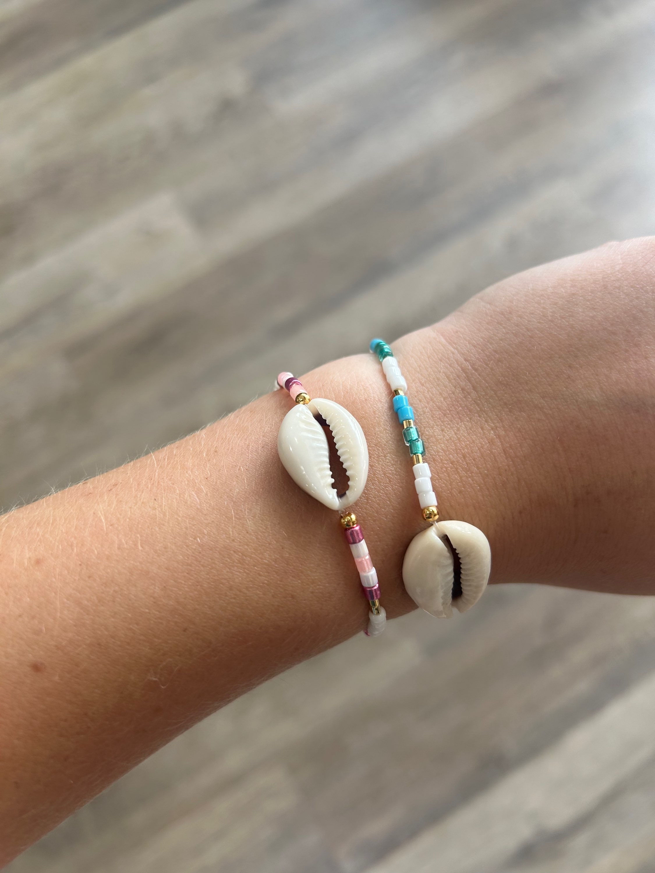SEASHELL BRACELET