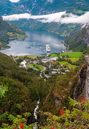 geiranger-5240138_1280.jpg