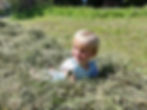 Julia im Heu