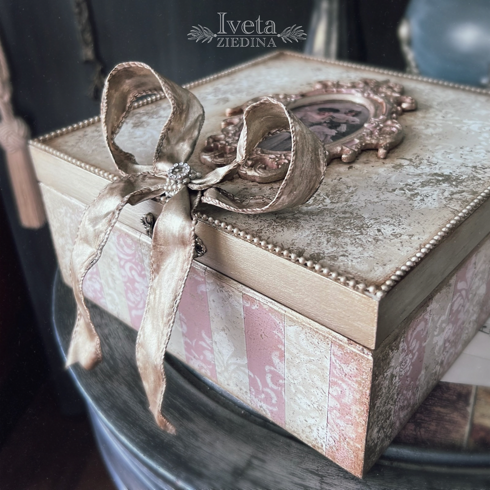 Thumbnail: Vintage Keepsake Box Online Class
