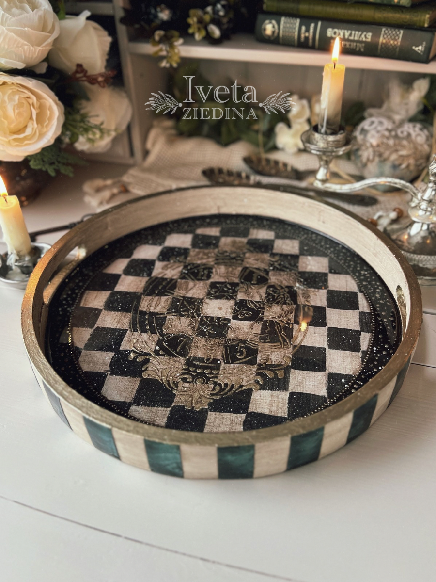 Thumbnail: Alice in Wonderland Tray Live Class