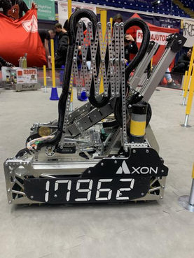 FTC 17962 RO2D2_worlds_side.jpg