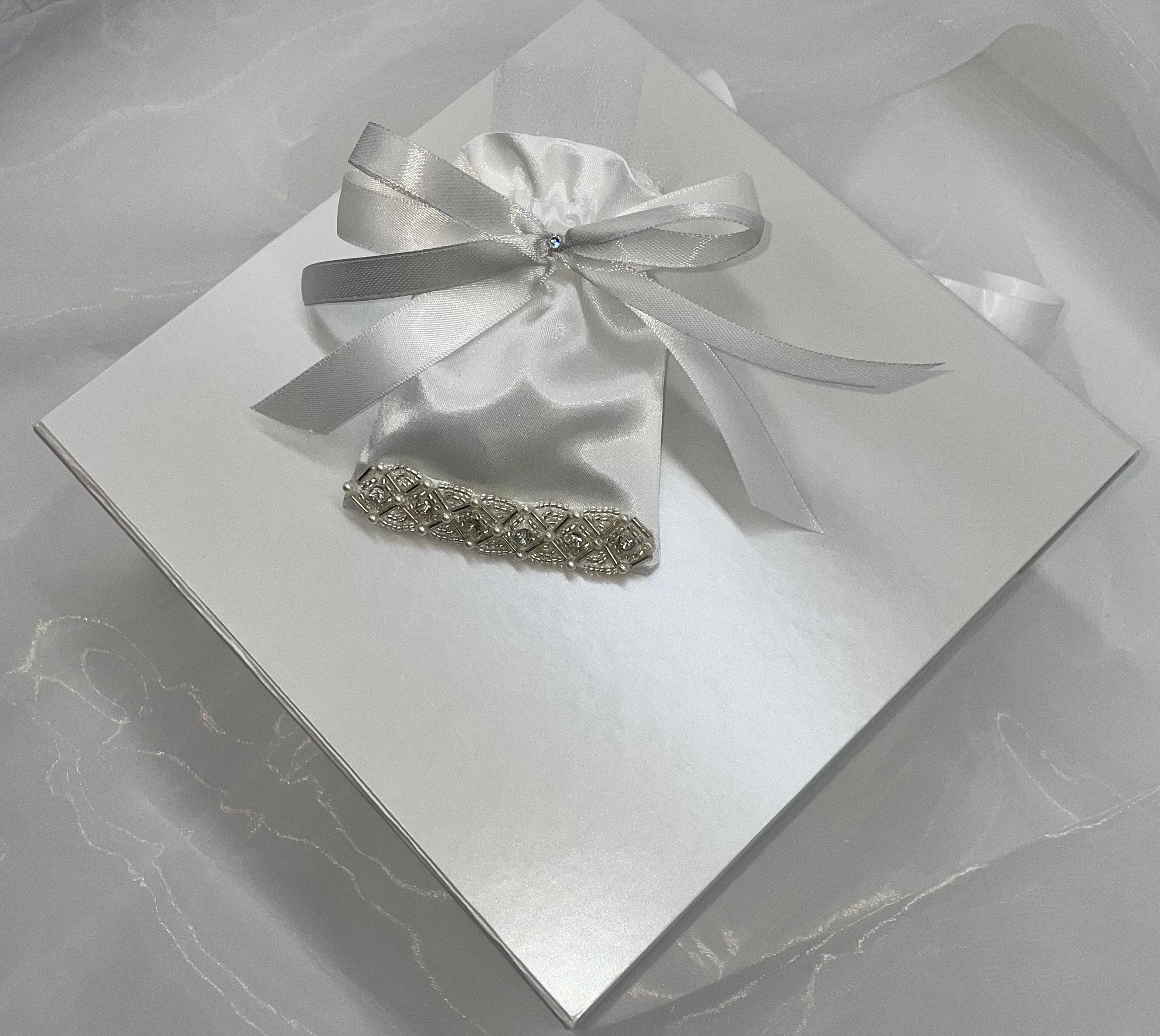 Sparkling Rhinestone Boubounieres Wedding Favors