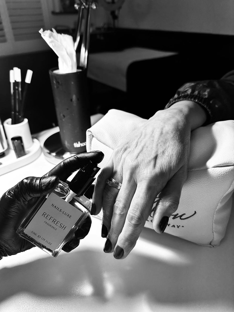 Studio M - Nails