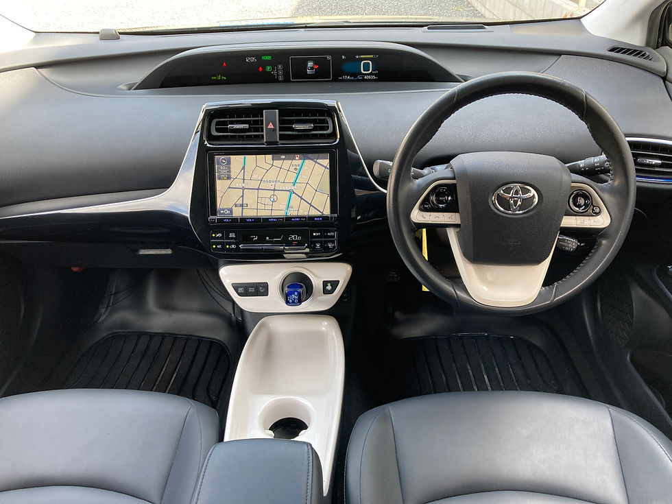 プリウスの運転席
