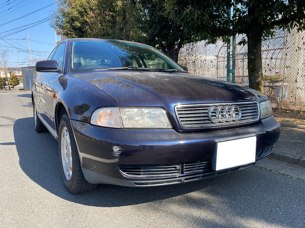 アウディA4の右フロント