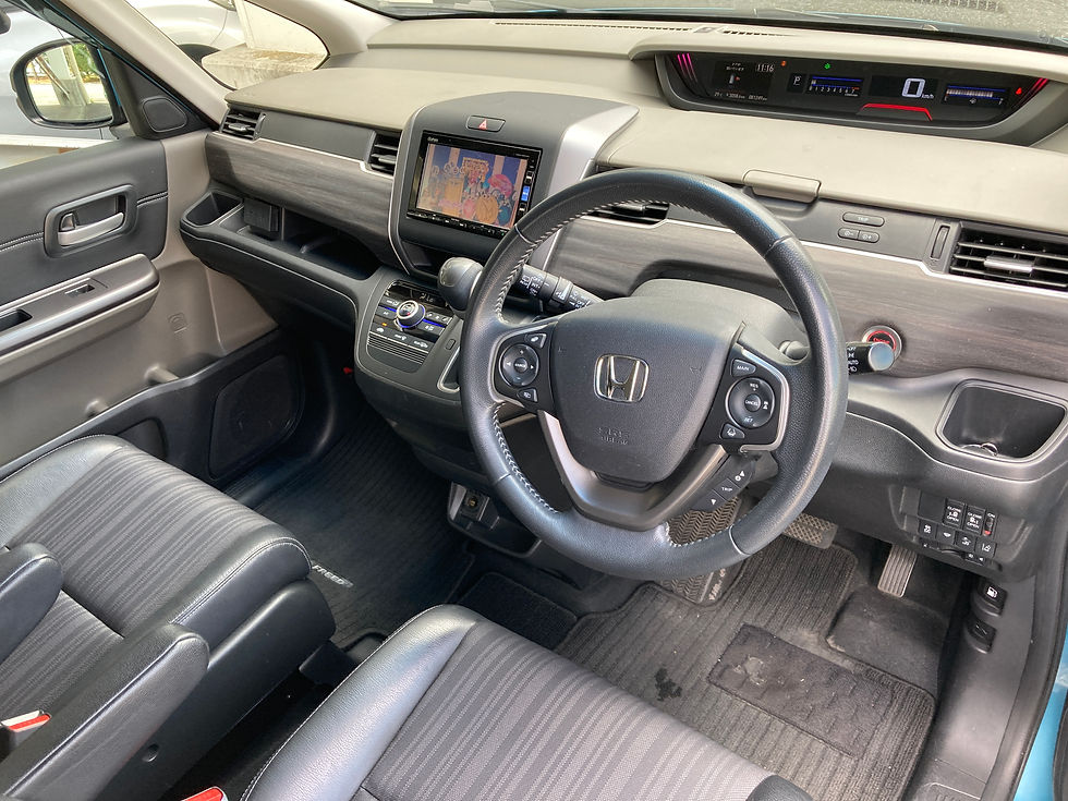 フリードの運転席