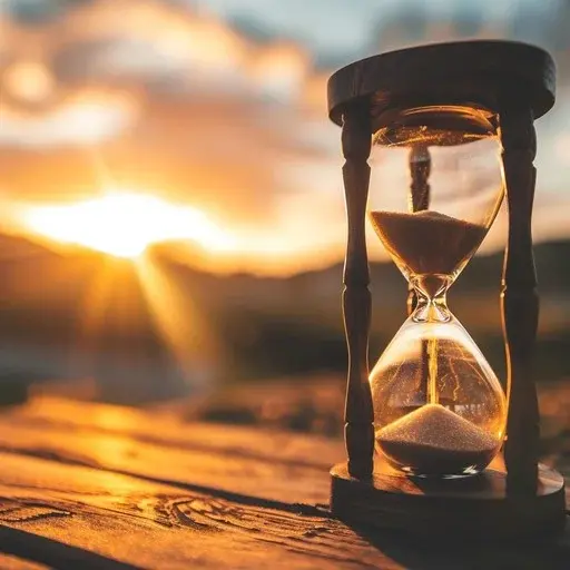 hourglass-sunset-moment-stockcake.webp