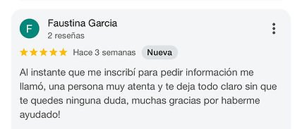 Opinión de cliente destacando la atención jurídica del despacho en casos penales y familiares.