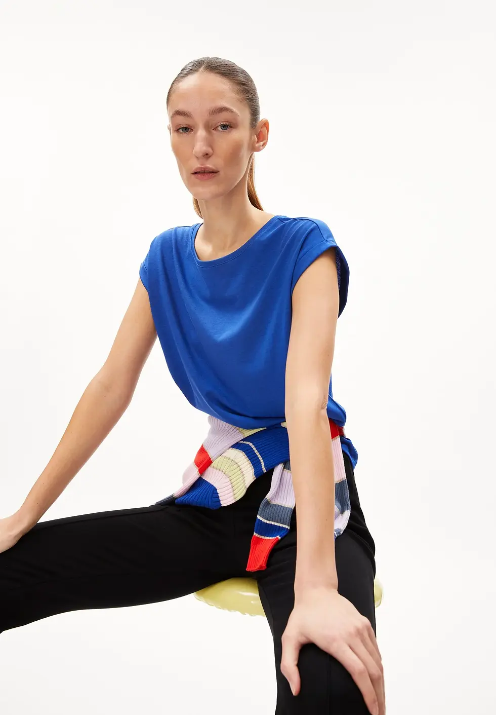 Miniaturbild: T-Shirt JILAANA DYNAMO BLUE von ARMEDANGELS aus TENCEL und BIO-BAUMWOLLE