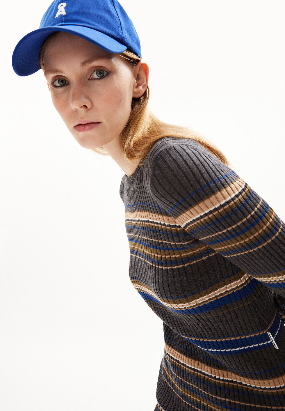 Miniaturbild: Kleid LIAA STRIPES von ARMEDANGELS aus 100 % Bio-Baumwolle