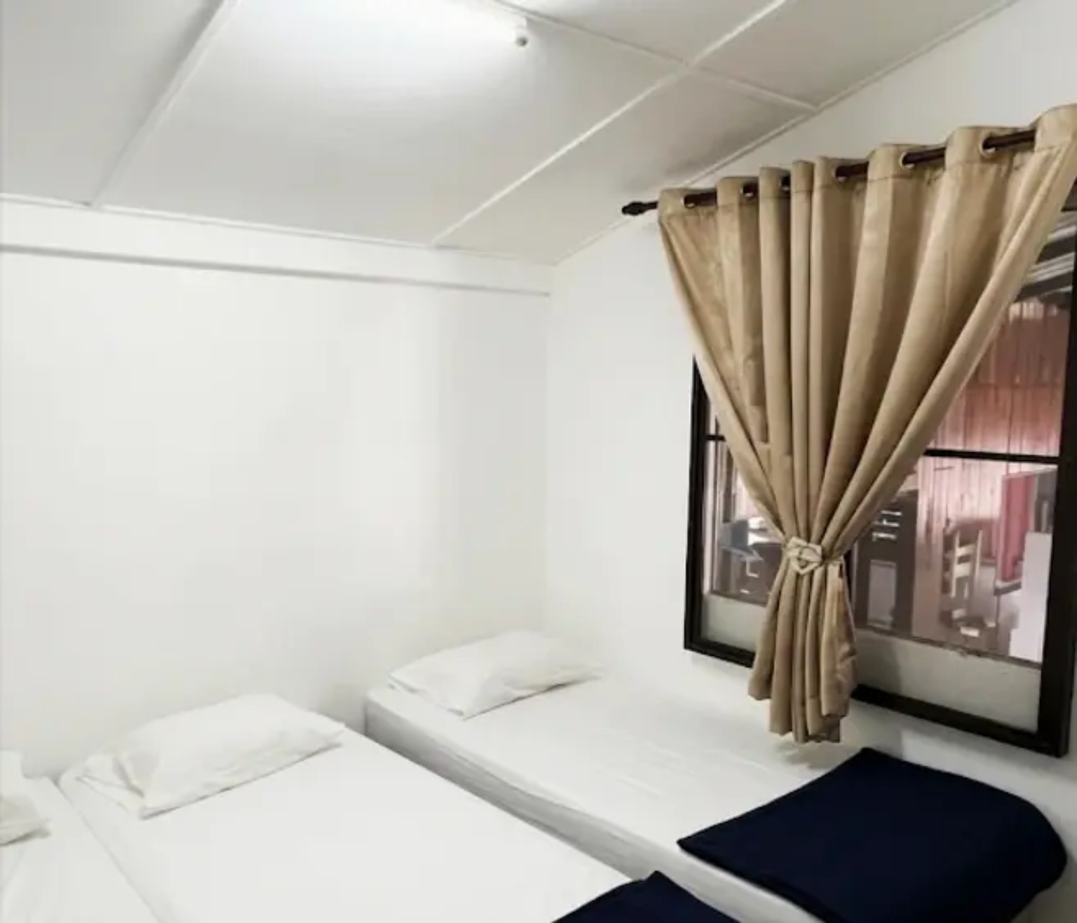 Additional Potai Farmstay Main Villa bedroom