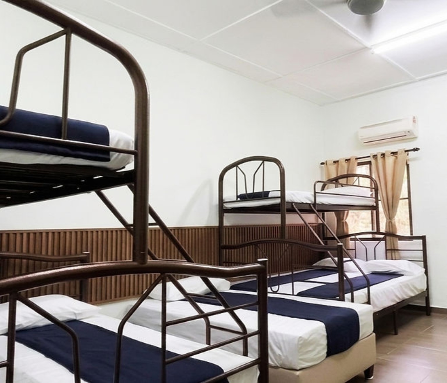 Potai Farmstay Main Villa group room bunk beds
