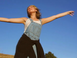 Jessy Lipton's Newest Single: Any Minute Review