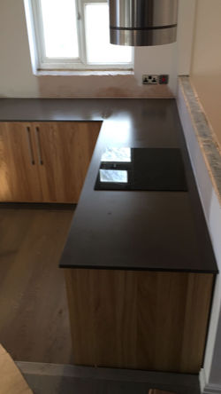 Unistone Andes Grey top (2)