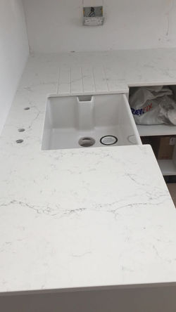 Carrara Quartz top (2)