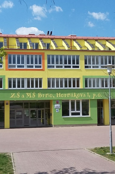 skola-17-4-20-1338x753.jpg