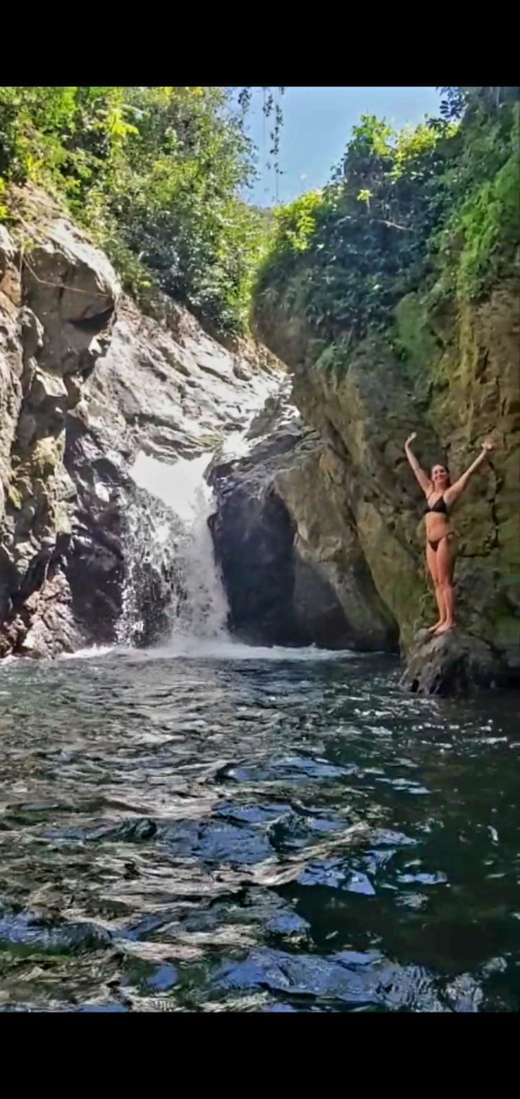 Cascada en el río