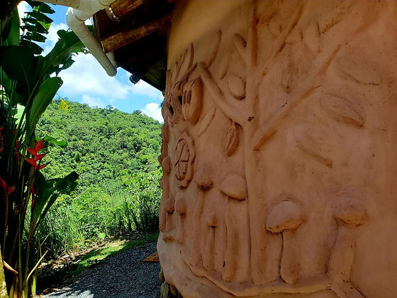 Relieves de la Casita de Tierra con vista a la montaña
