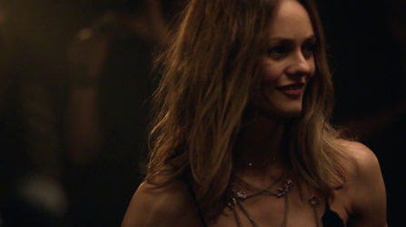 VANESSA PARADIS (1)_edited.jpg