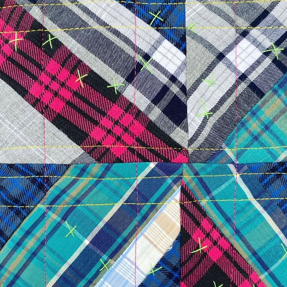 Thumbnail: Detail pic from the improv-quilting FPP Cushion Cover video workshop by craft expert Chris English