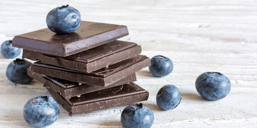 pure chocolade en gezonde voeding afgestemd op de luteale fase van de cyclus