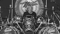 Frank Beard stirbt mit 77 Jahren.