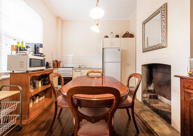 30 Villier St Grafton - Kitchen and dining room