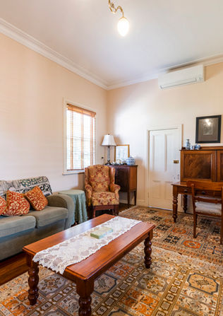 137 Alice St Grafton - Lounge room
