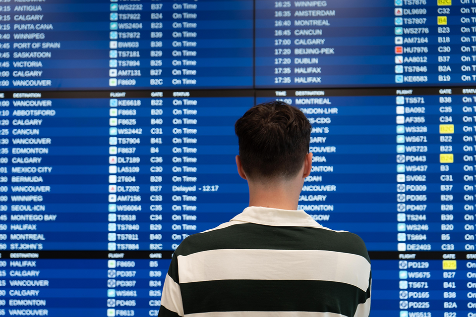 tableau des vols départ aéroport Montréal YUL