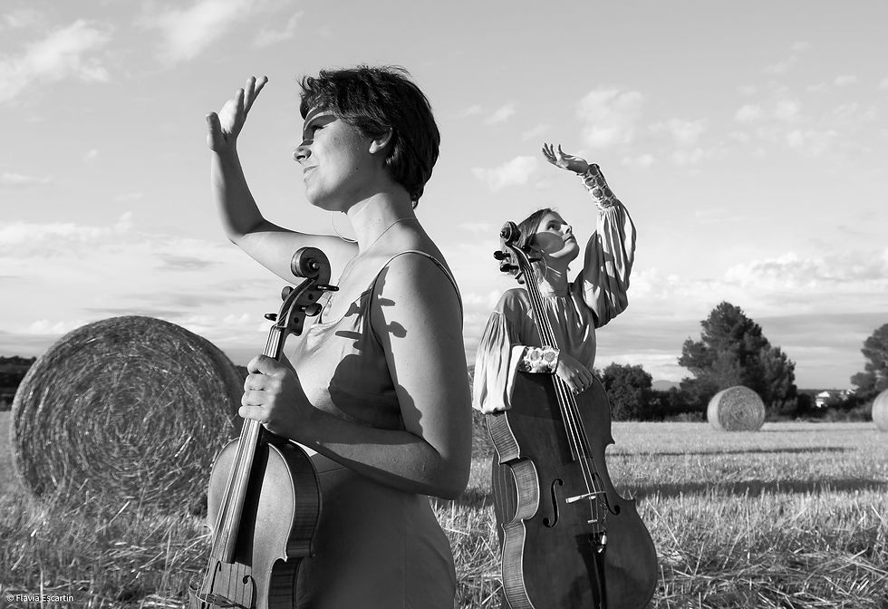 08/08 Escarteen Sisters