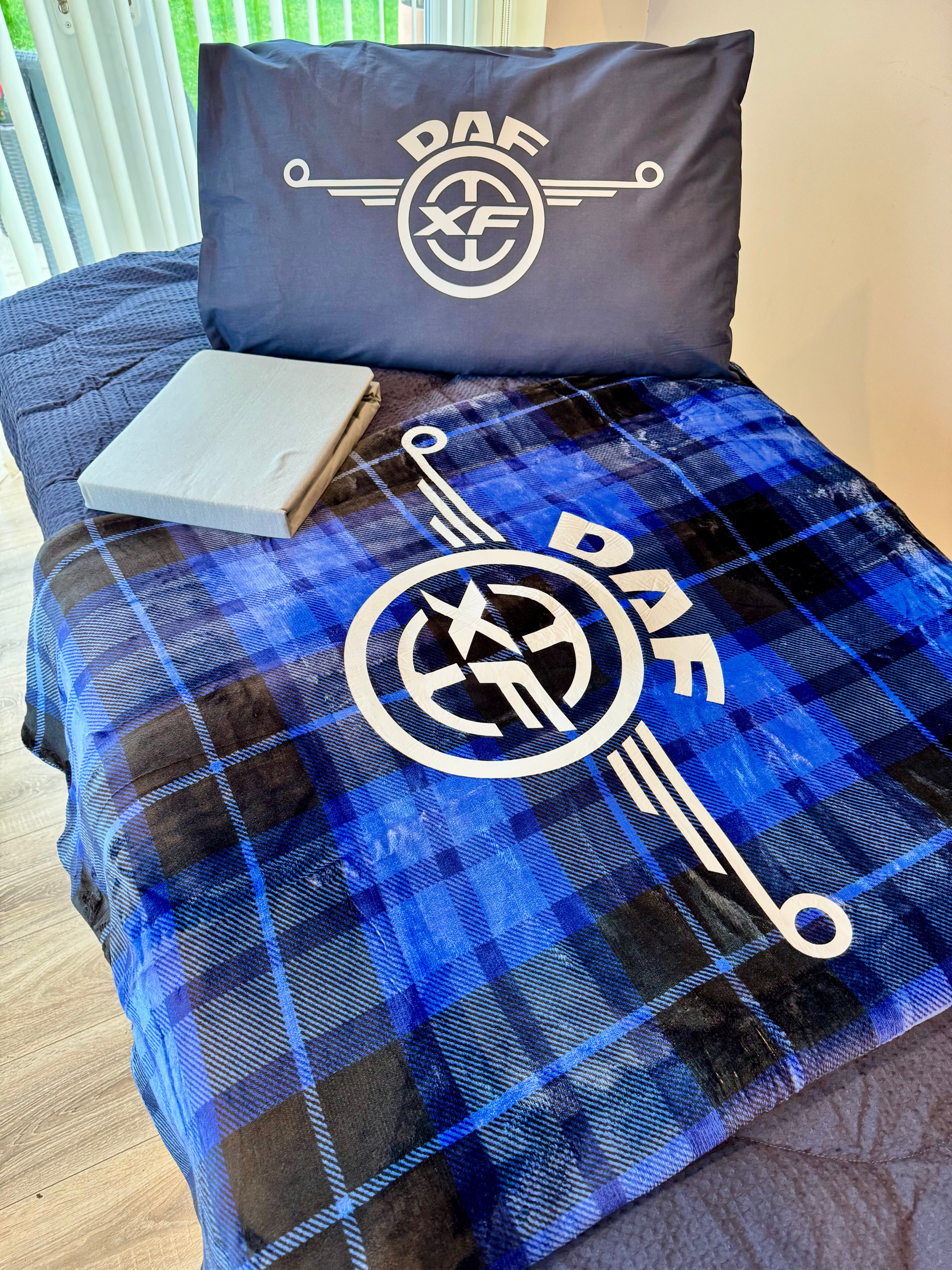 Dark navy 4.5 tog cotton coverless duvet bundle DAF