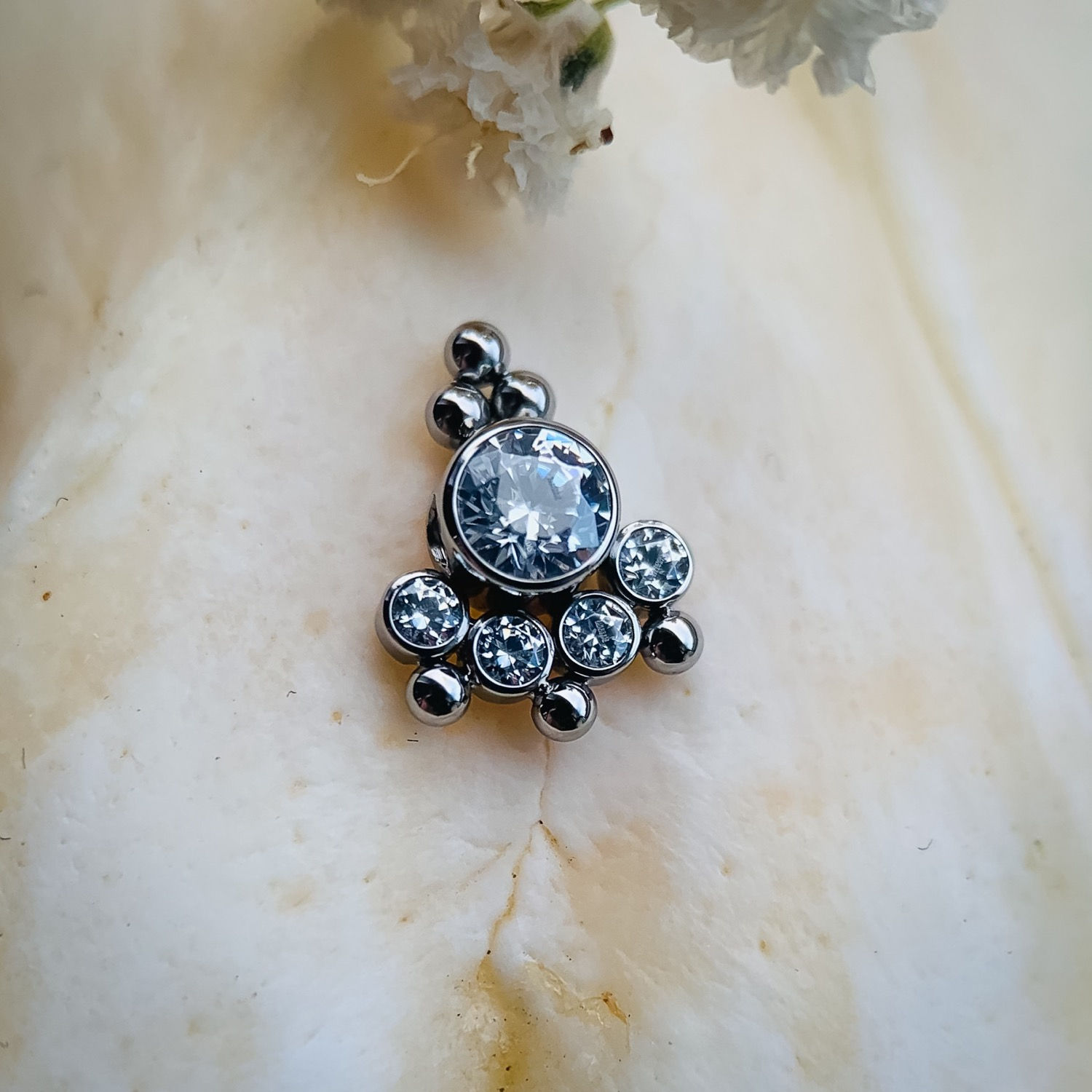 LeRoi Haute Couture Bijoux Captive Bead