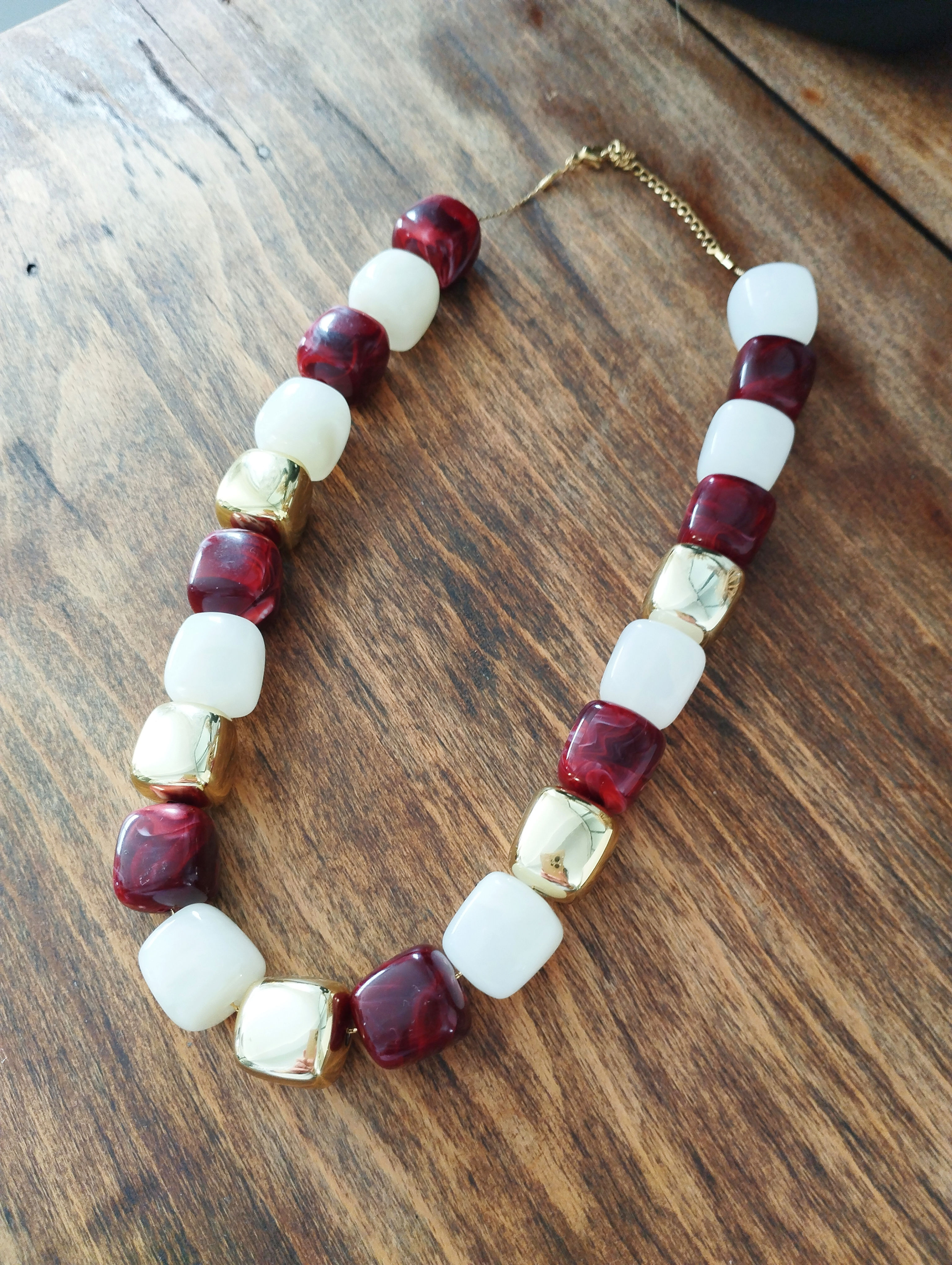 Collier Nino bordeaux
